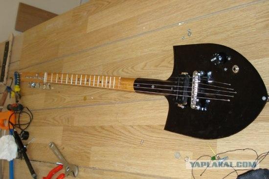 Shovel guitar