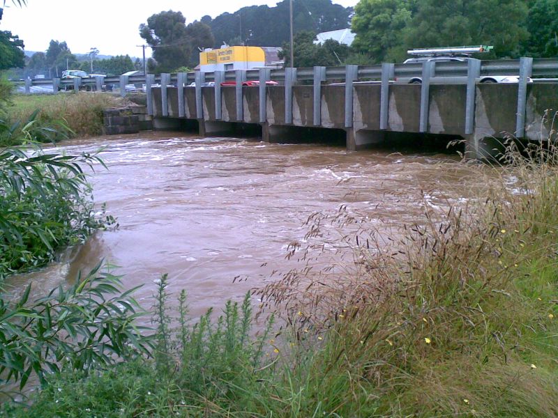 castlemaine-rd-down-201101131538-13012011(006).jpg